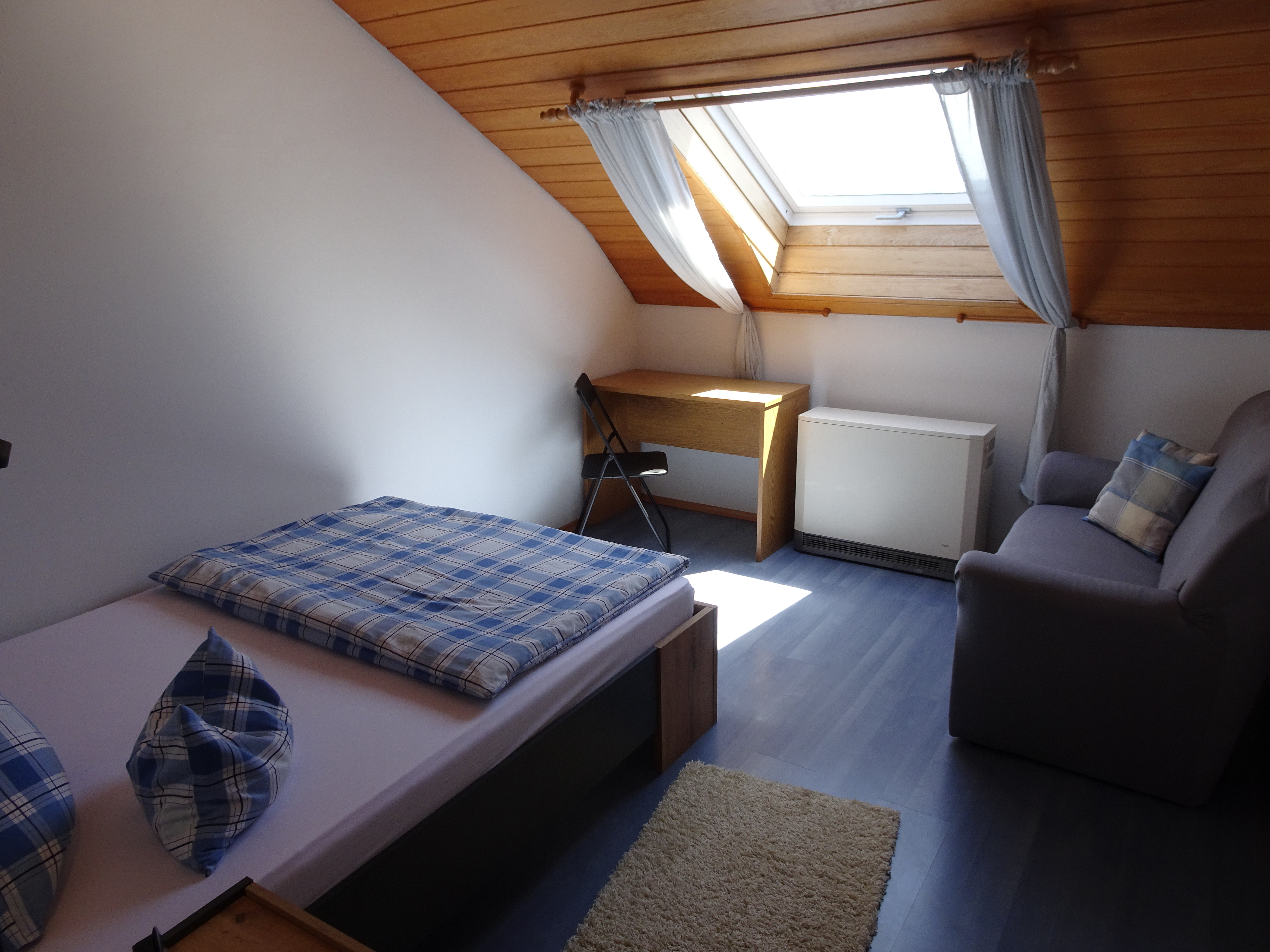 Schlafzimmer 2